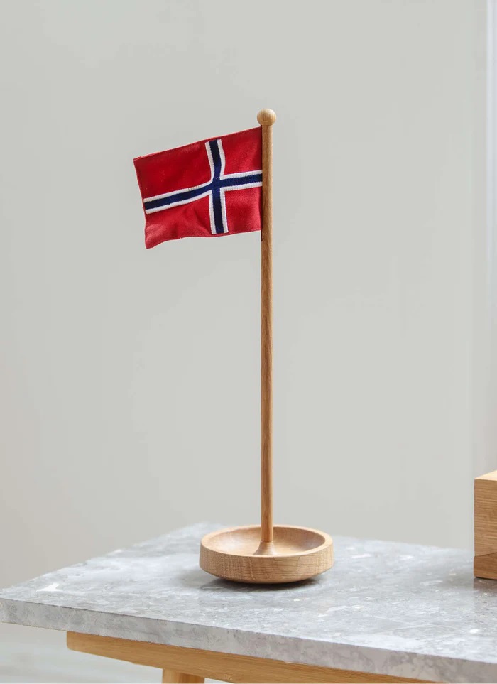 

Spring Copenhagen - The Table Flag, Norwegian flag